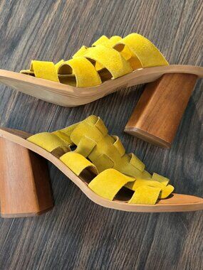 TREASURE & BOND Suede Leather Strappy Yellow Sandals w/ Wood Chunk Heel NWOT/9M